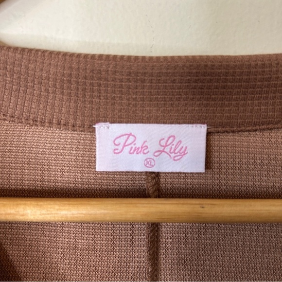 Pink Lily Doing My Own Thing Brown Collared Romper Size XL - Picture 7 of 8